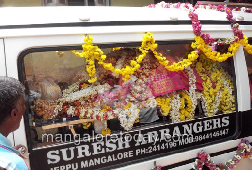 Hundreds bid tearful farewell to renowned Tulu dramatist, actor KN Tailor 1